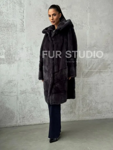 Женская норковая шуба с капюшоном - фото 4