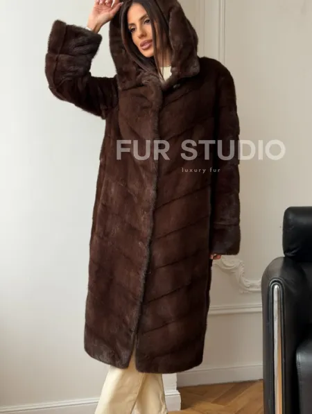 Коричневая норковая шуба с капюшоном - фото 4