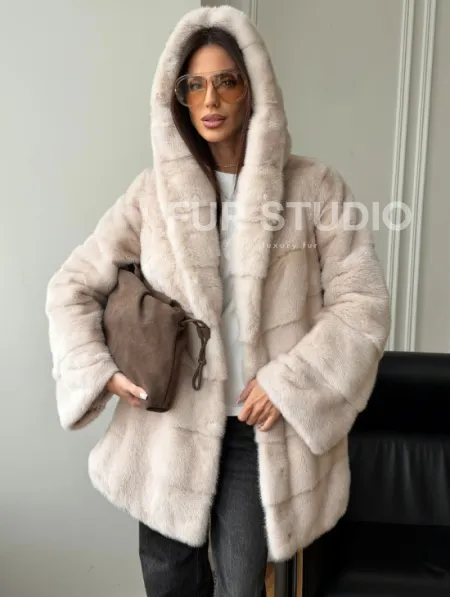 Норковая шуба с капюшоном -  