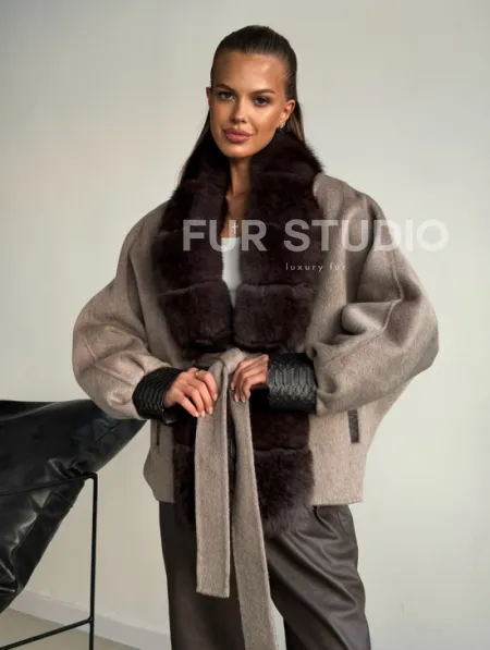 Пальто с мехом финского песца - фото 11