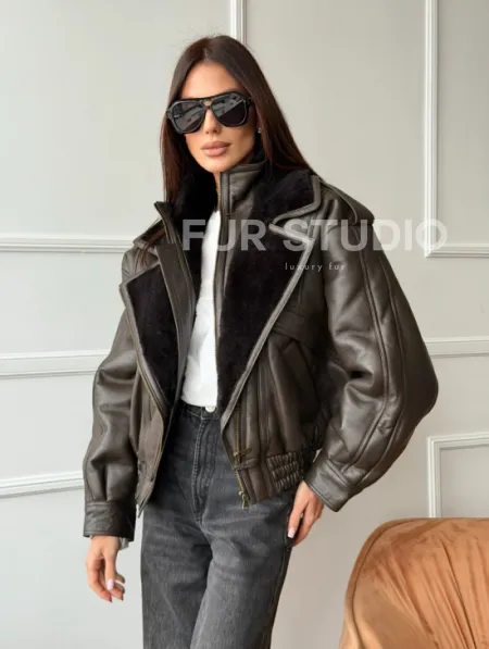 Стильная куртка - дубленка из овчины - фото 9