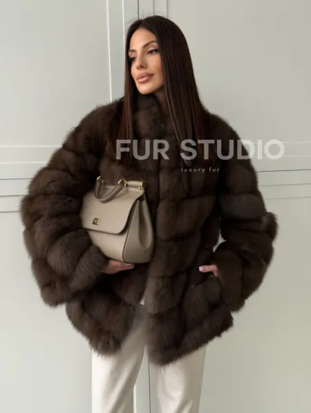 Женская шуба из меха куницы - фото 11