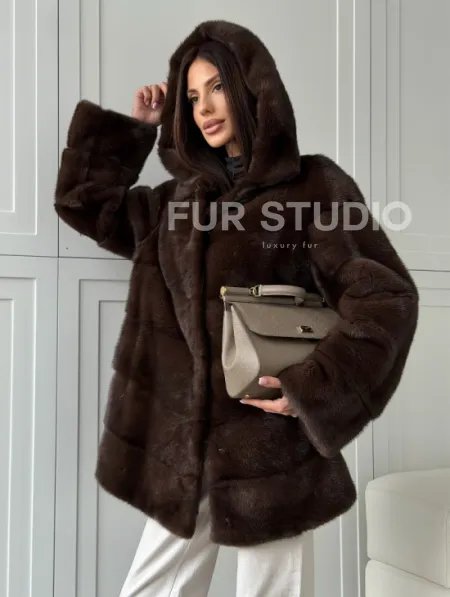 Норковая шуба в стиле «рубашка» с капюшоном - фото 8