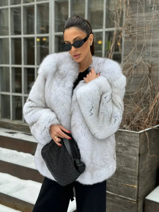 Песцовая шуба вертикального цельного кроя из меха песца - фото 4