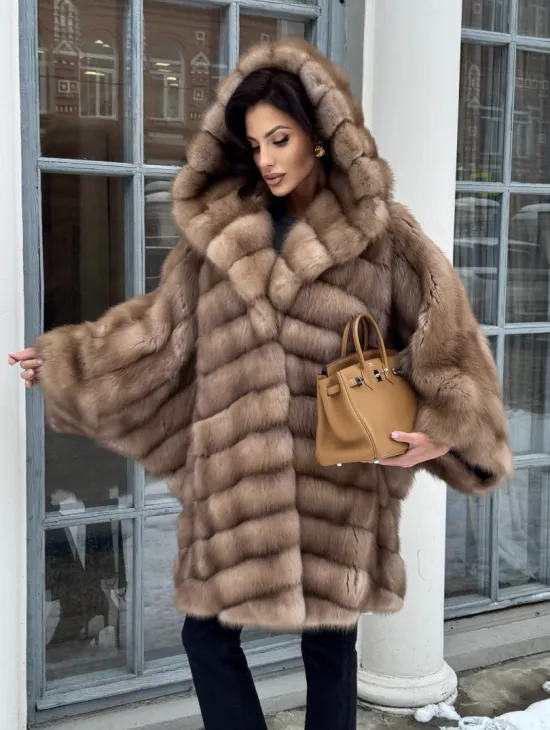 Шуба из меха куницы «летучая мышь» - фото 7