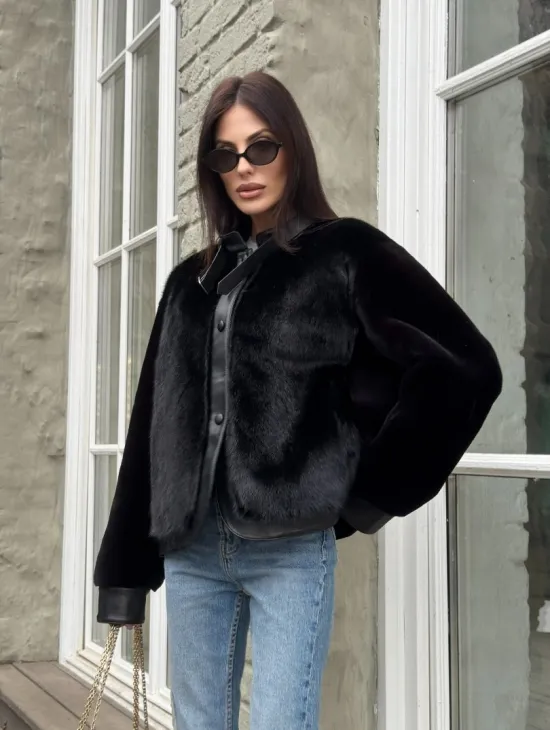 Куртка из мутона с мехом норки - черная - фото 6