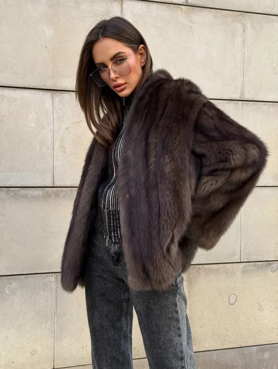 Стильный жакет - полушубок из куницы с V-образным воротником - фото 3