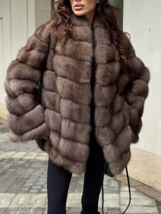 Женская шуба из меха куницы в цвете соболь - фото 6