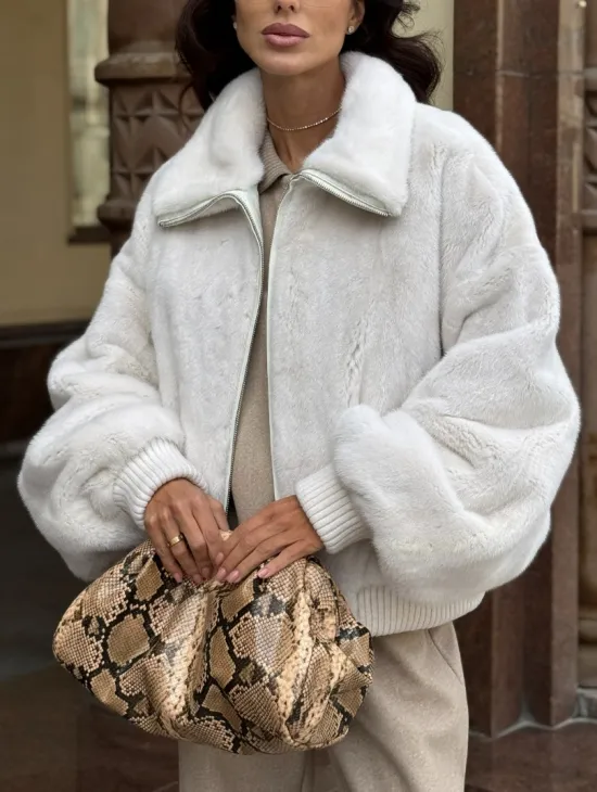 Бомбер оверсайз из аукционной норки жемчужно-натурального цвета - фото 1