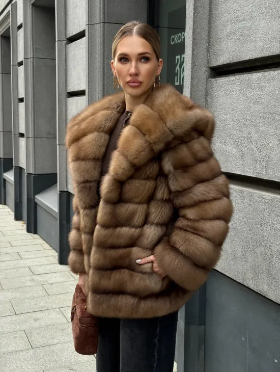 Шуба из натурального меха куницы с капюшоном - фото 10