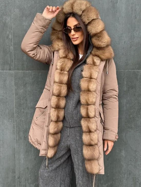 Женский пуховик с мехом куницы - фото 3