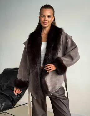 Пальто с мехом фишера - фото 9