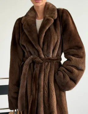 Прямая шуба из норки с поясом - фото 1