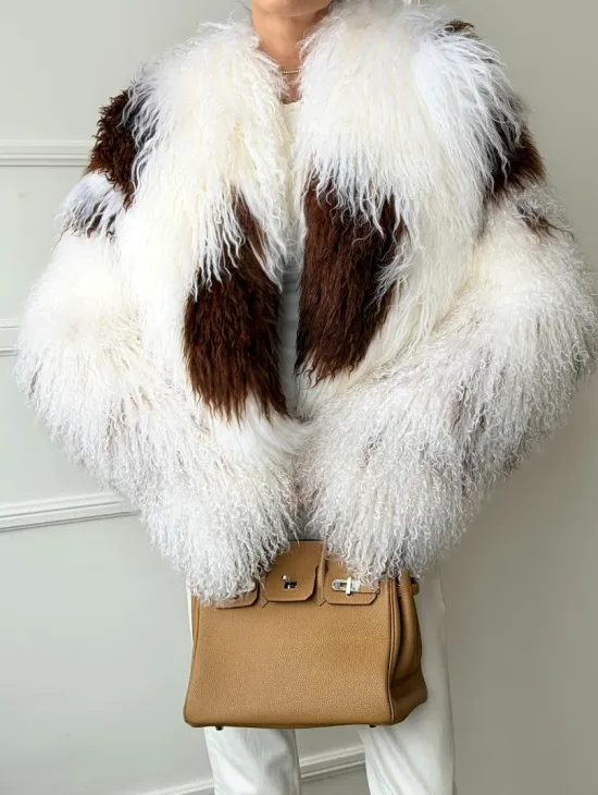 Шубка из ламы бело-коричневая - фото 1