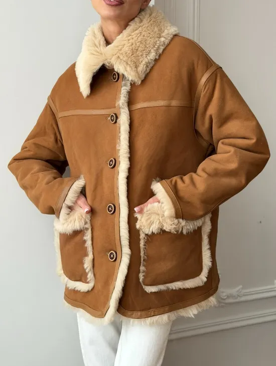 Двухсторонняя женская замшевая дубленка - фото 6