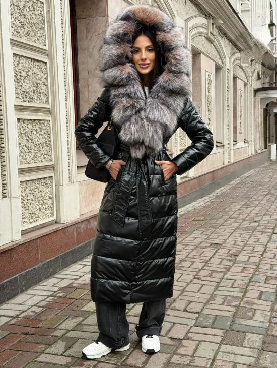 Чёрное пуховое пальто с меховым капюшоном из чернобурки - фото 11