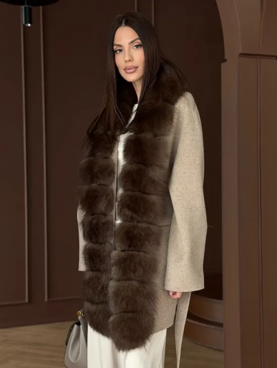 Пальто с отделкой из меха песца - фото 7