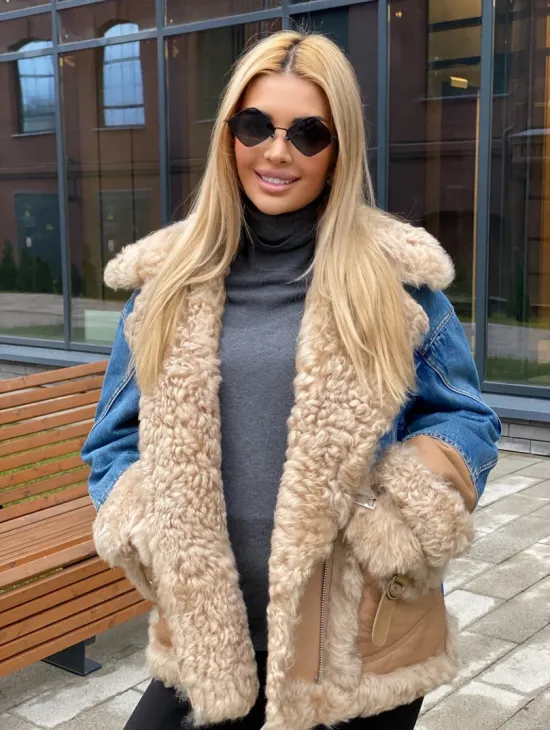 Куртка джинсовая с отделкой из натуральной овчины - фото 4